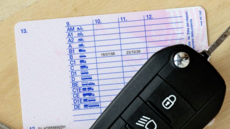 La DGT explica cómo recuperar puntos del carnet de conducir gratis antes de perderlo 1 Carnet de conducir puntos gratis