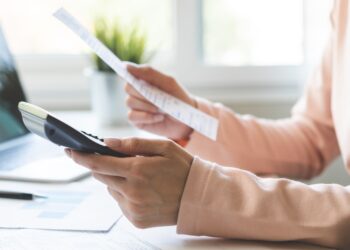 Adiós a tu nómina tal y como era: a partir de 2025 vas a recibir menos dinero y estas son las causas