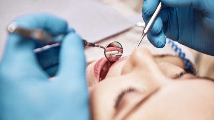 La Seguridad Social lo confirma: el dentista será gratuito en 2025 para estas personas 1 La Seguridad Social lo confirma: el dentista será gratuito en 2025 para estas personas