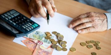 ¿Qué va a pasar con las pensiones en 2025? Se confirman los porcentajes de subida y son muy buenas noticias