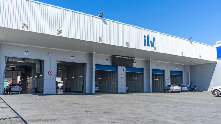 La DGT lo confirma: si estás en esta lista no deberás pasar la ITV nunca más 1 Adiós pasar ITV