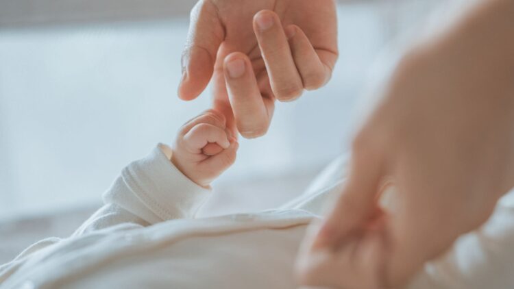 La noticia que beneficiará a muchos madrileños: las familias que podrán optar a la nueva ayuda de 1.000 euros 1 Ayudas familias Madrid