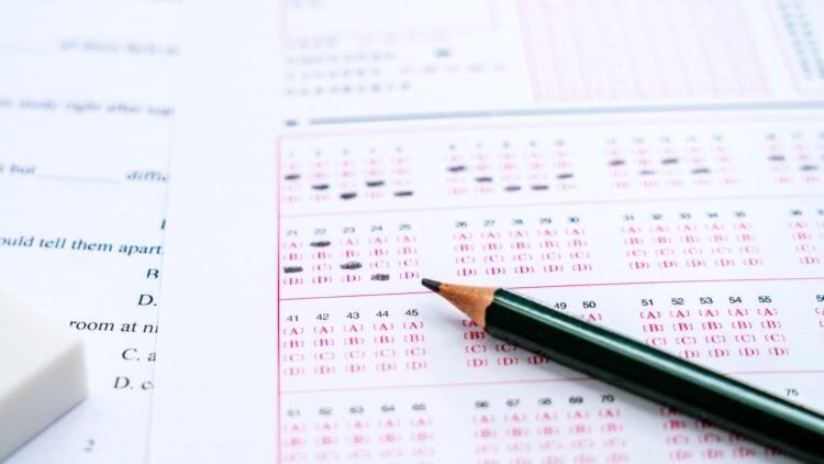 Las mejores oportunidades para 2025: ya sabemos cuáles son las oposiciones más fáciles y solo necesitarás la ESO 1 oposición