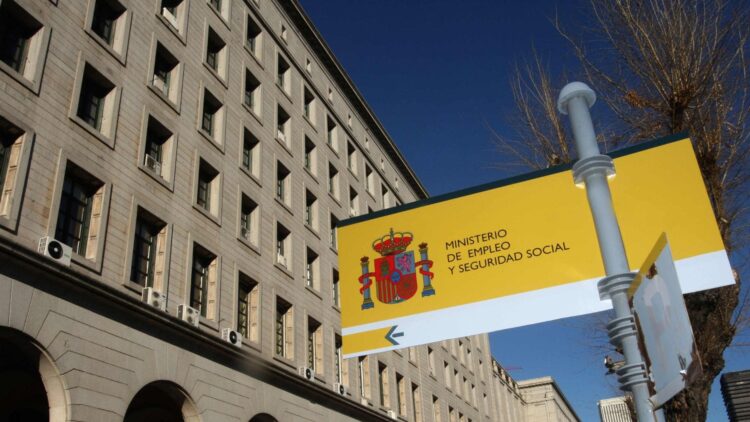 Buenas noticias para estos trabajadores: así podrán conseguir 5 años de cotizaciones por la cara 1 Sumar años cotización