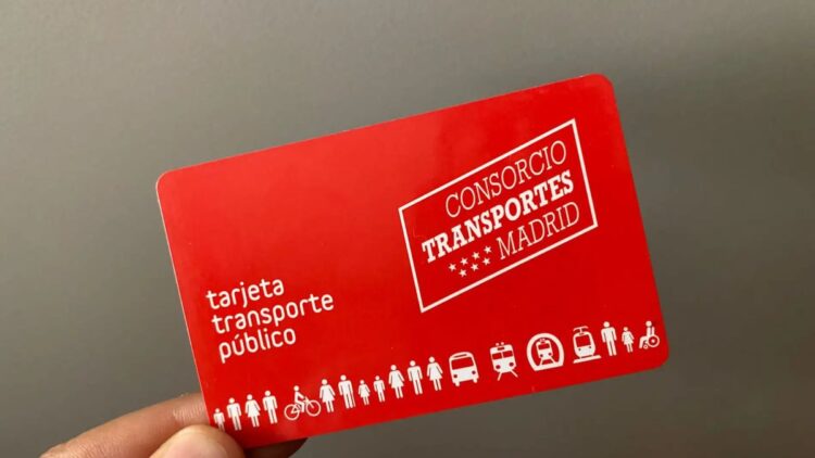 Prorrogan las ayudas para tener el abono transporte gratis hasta esta fecha de 2025: estos son todos los beneficiados 1 Abono de transporte gratis en Madrid