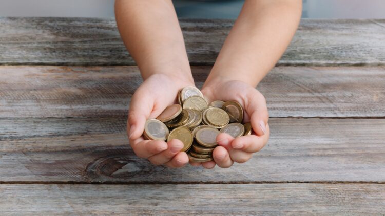 La nueva ayuda que pone en marcha la Seguridad Social: hasta 1.000 euros por hijo cumpliendo estos requisitos 1 ayuda