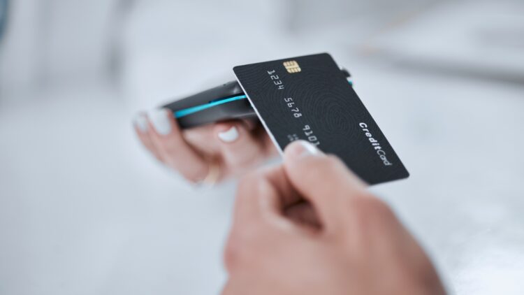 Adiós a pagar con tu tarjeta: Hacienda establece los nuevos límites para 2025 1 Hacienda