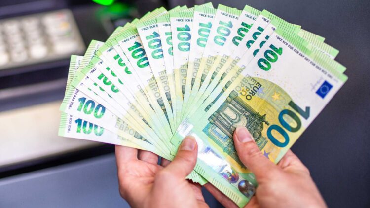 Giro de 180 grados en el Ingreso Mínimo Vital: estas son las personas que recibirán más de 1.300 euros mensuales 1 ingreso minimo vital