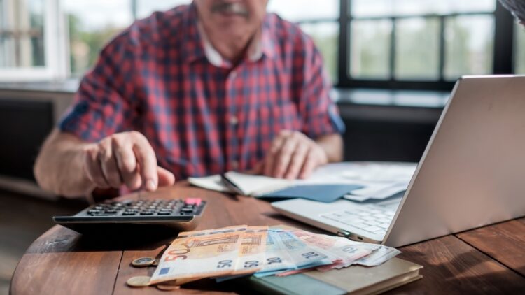 Adiós a cobrar la pensión de jubilación completa: si no has nacido entre estos años, olvídate de ella 1 pensión