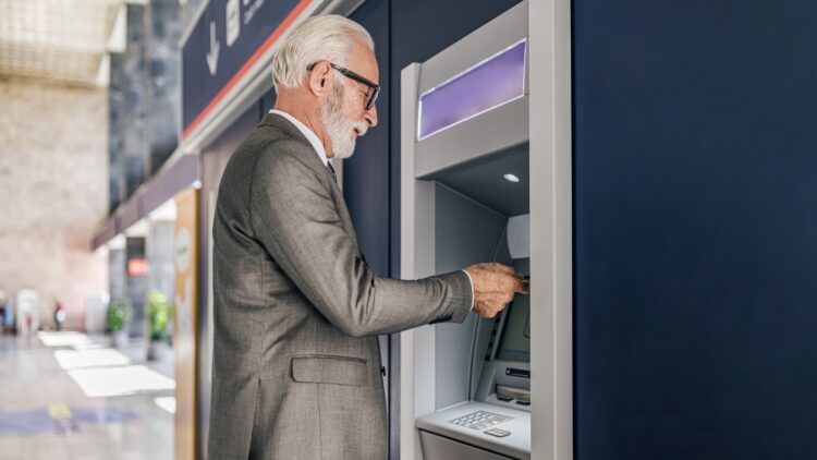 Así será la primera paga de las pensiones en España: estas serán las cantidades y las fechas para enero de 2025 1 pensiones