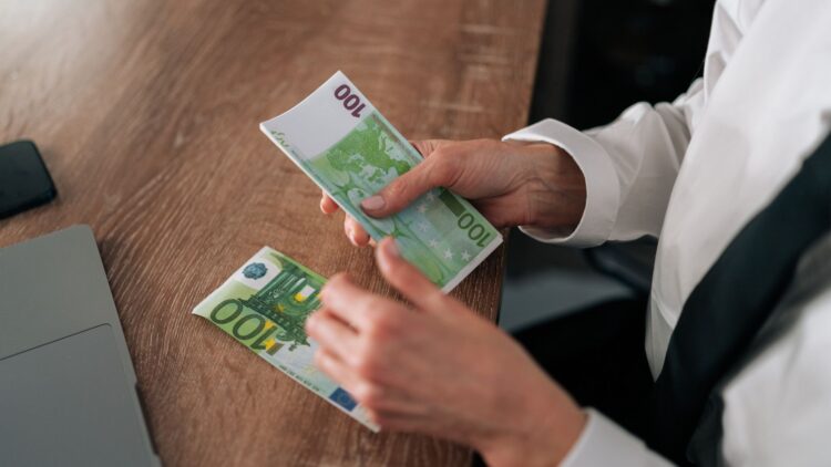 El Salario Mínimo Interprofesional cambia en 2025: las cantidades finales ya son oficiales 1 salario minimo interprofesional