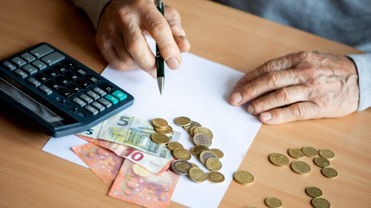 Buenas noticias si cobras una de las pensiones mínimas: el porcentaje de subida será mayor que en otras prestaciones 1 subida pensiones minimas