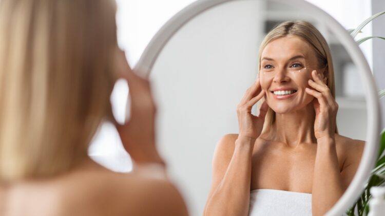 Cómo acabar con las bolsas y ojeras para siempre: solo necesitas vaselina 1 acabar con las bolsas y ojeras para siempre