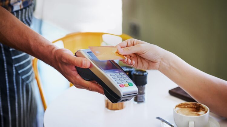 Esto es lo que debes contestar cuando te pregunten esto en algún comercio o tienda. Lo confirma el Banco de España 1 Lo confirma el Banco de España