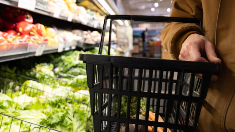 Cuidado en tu cesta de la compra: este alimento no para de subir y la OCU ya ha avisado 1 Este alimento no para de subir y la OCU ya ha avisado