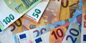 Estas monedas y billetes de euro van a desaparecer en España