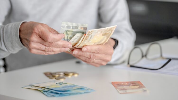 La pensión de jubilación que te quedará si has cotizado 10 años en la Seguridad Social 1 la pension que conseguiras con 10 anos cotizados