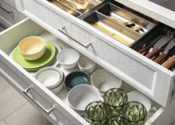 Hay objetos que no deberias guardar en los cajones de la cocina