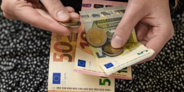 Las prestaciones que puedes cobrar junto con el paro