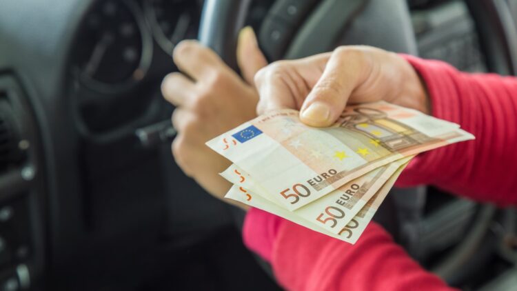 Según tu renta, así se te multará: la nueva propuesta que relaciona las sanciones con tus ingresos 1 La nueva propuesta que relaciona las sanciones con tus ingresos