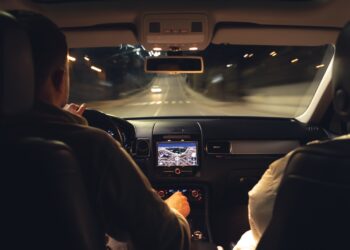 La DGT podría prohibir conducir por la noche