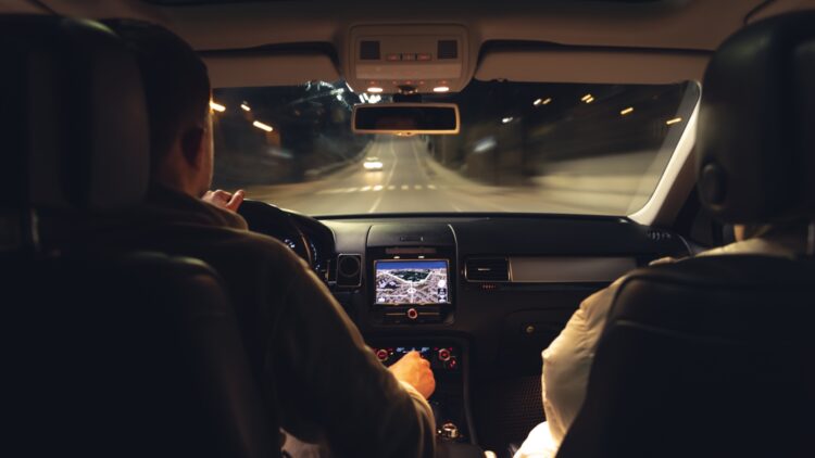 La DGT podría prohibir conducir por la noche a este grupo de españoles 1 La DGT podría prohibir conducir por la noche