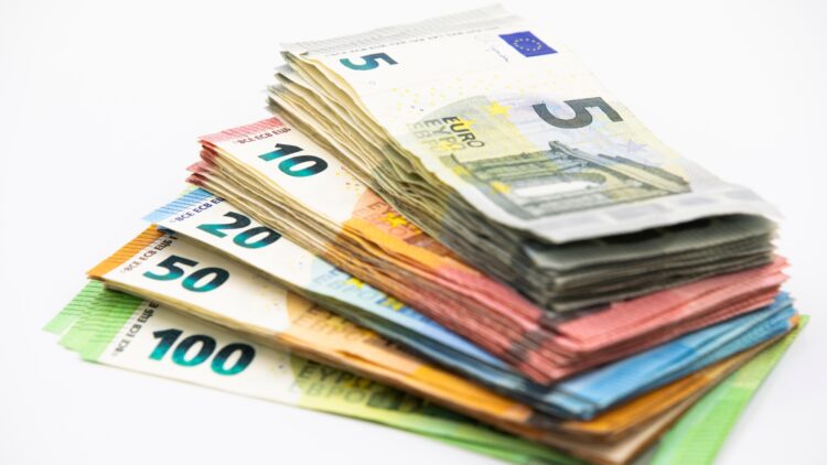 Adiós a estos billetes de euro en España: salen de circulación por sorpresa y esto es lo que deberás hacer con ellos 1 Adiós a estos billetes de euro en España: salen de circulación