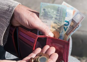 Si superas estos ingresos, te bajarán tu pensión