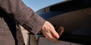 Puede salirte muy caro abrir el maletero. La DGT no perdona