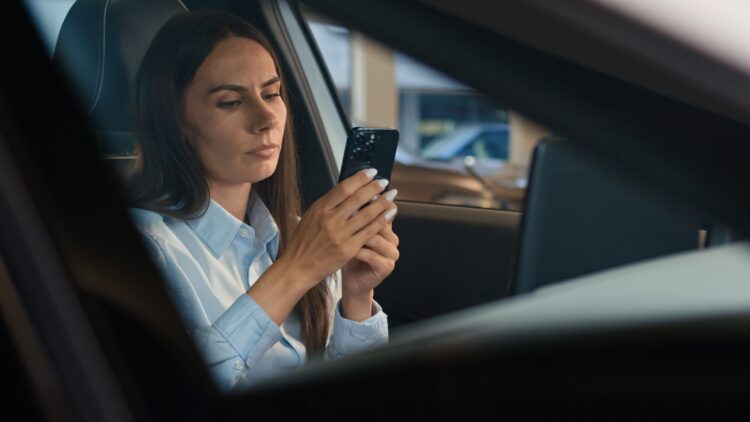 La DGT alerta de las nuevas estafas con estas supuestas multas. No caigas en la trampa 1 La DGT alerta de las nuevas estafas con estas supuestas multas
