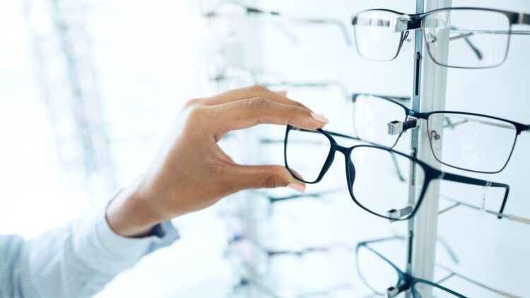 Gafas y lentillas gratis a través de la Seguridad Social: ¿quién puede solicitar esta nueva ayuda? 1 Gafas y lentillas gratis a través de la Seguridad Social