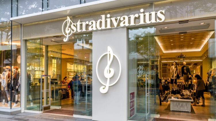 Adiós a una de las tiendas más míticas de Inditex: cierra sus puertas tras 25 años 1 Adiós a una de las tiendas más míticas de Inditex