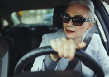 La DGT y la solución para que los mayores de 65 años puedan seguir conduciendo