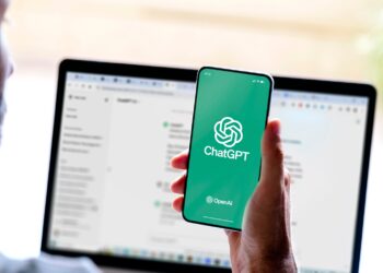 No debes subir tus fotos a ChatGPT: estos son los riesgos de esta práctica tan común