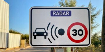 Estos nuevos radares de la DGT se camuflan en cualquier rincón