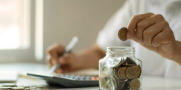 Esta es la ínfima cantidad que debes ahorrar al mes