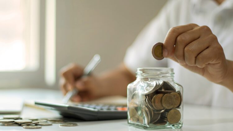 Un experto lo confirma: esta es la ínfima cantidad que debes ahorrar al mes para no depender mañana de tu jubilación 1 Esta es la ínfima cantidad que debes ahorrar al mes