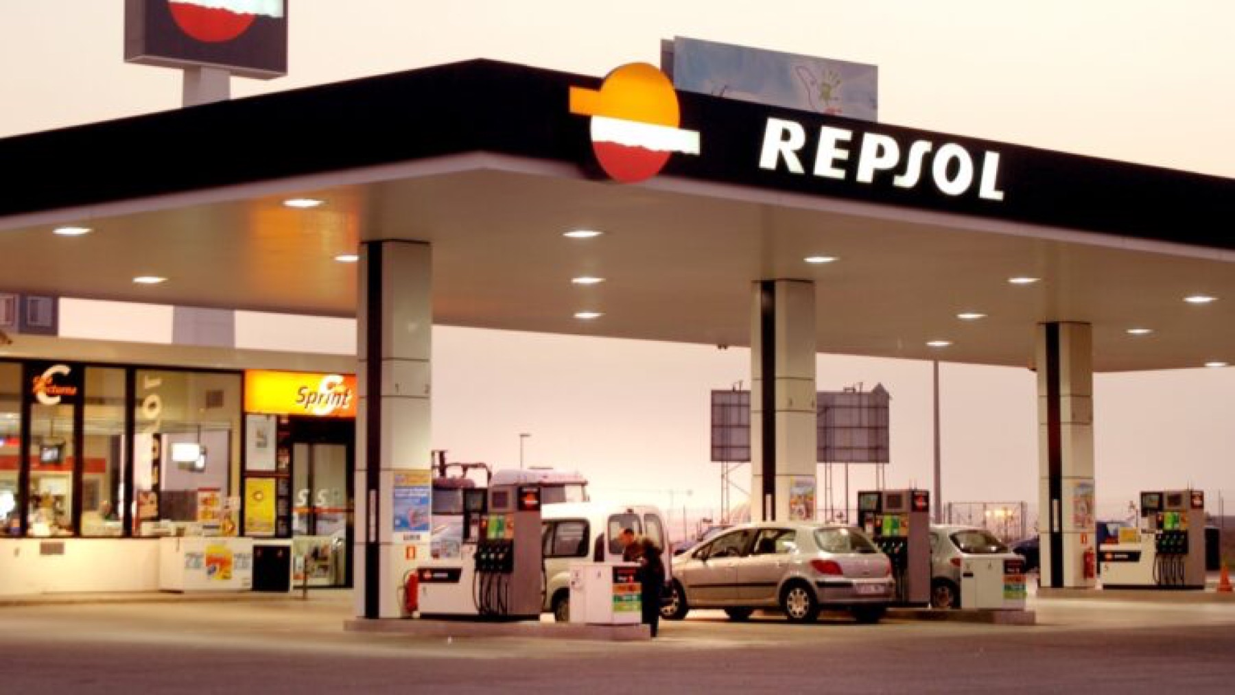 El detalle que le deja perplejo en la gasolinera