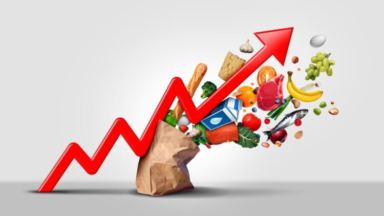 Confirmado por un experto: esto es lo que hace a los españoles cada día más pobres (y no son sus salarios) 1 Esto es lo que hace a los españoles cada día más pobres