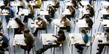 Las oposiciones que llevan a sueldos de 6.000 euros están en otras áreas y pocos lo saben