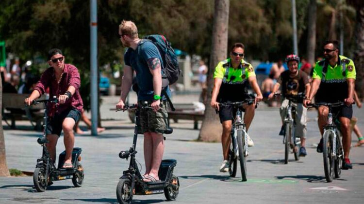 El BOE lo hace oficial: el seguro será obligatorio para patinetes y bicicletas eléctricas a partir de esta fecha 1 El seguro será obligatorio para patinetes y bicicletas