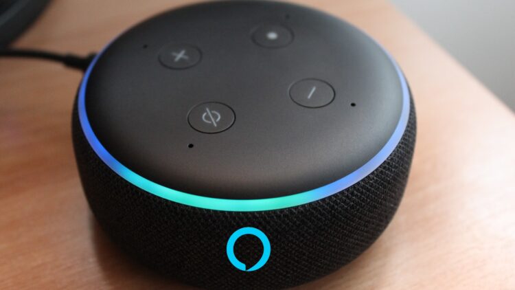 Confirmado: Alexa escucha, graba y archiva tus conversaciones y así es como Amazon usa tus datos sin que lo sepas 1 Alexa escucha, graba y archiva tus conversaciones