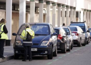 La DGT lo hace oficial: impone multas de hasta 200 euros