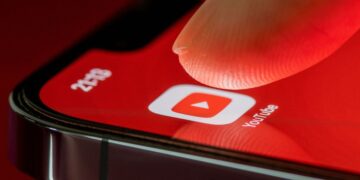 Una nueva estafa ofrece falsos empleos en YouTube