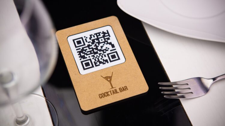 Alerta de la Guardia Civil: este fraude con códigos QR en bares permite a los ciberdelincuentes acceder a tu móvil 1 Alerta de la Guardia Civil: este fraude con códigos QR en bares