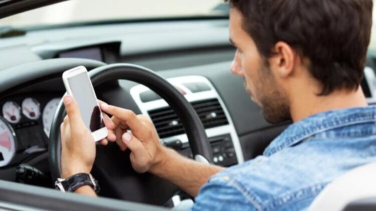 Es oficial: este es el gesto que más multa la DGT