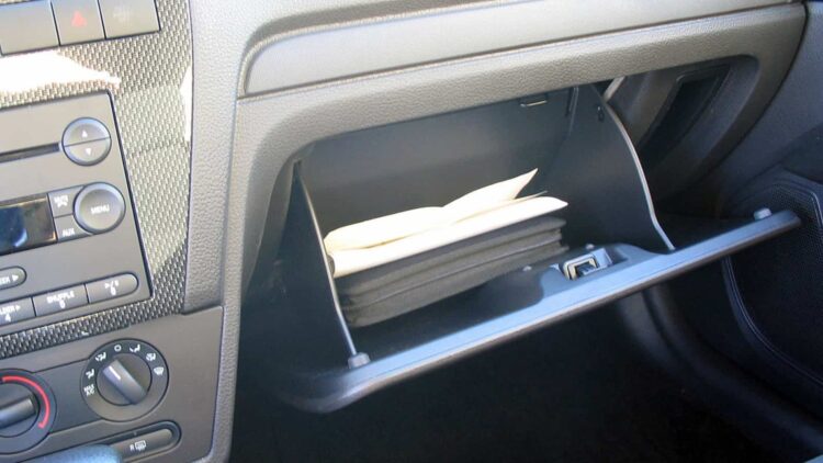 Llevar esto en la guantera puede terminar en disgusto