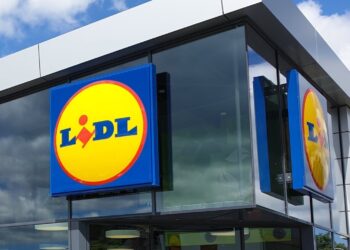 Confirmado: Lidl convierte tus puertas en percheros