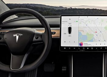 Tesla homenajea a esta película en su nueva campaña