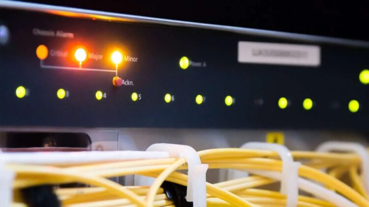 Confirmado por expertos: así puedes saber si tu vecino te roba el WiFi solo mirando las luces del router 1 Así puedes saber si tu vecino te roba el WiFi